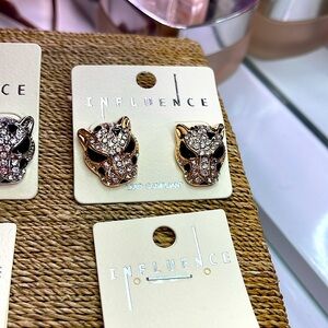 🆕🌿💛INFLUENCE: GOLD Jaguar Shaped Metal Post Earrings